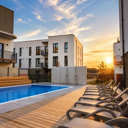Takas I Jura With Terrace & Pool Appartement Palanga