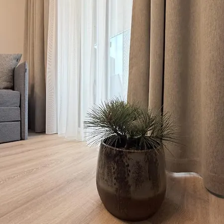 Takas I Jura With Terrace & Pool Appartement Palanga